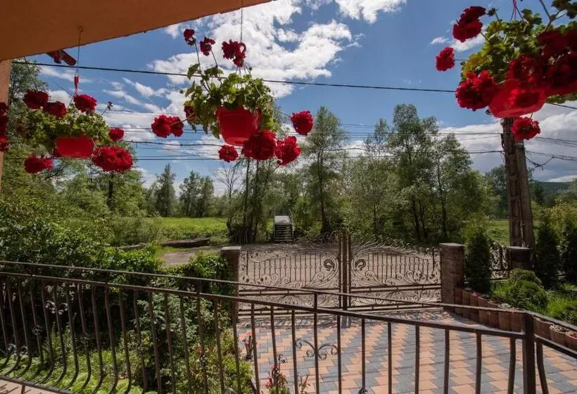 Majatalo Dupa Apa La Razvan