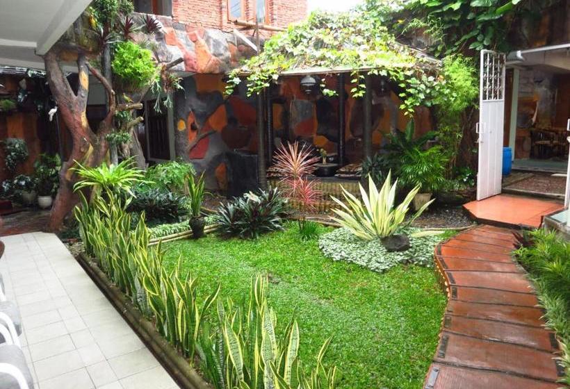 פנסיון Enny S Guest House