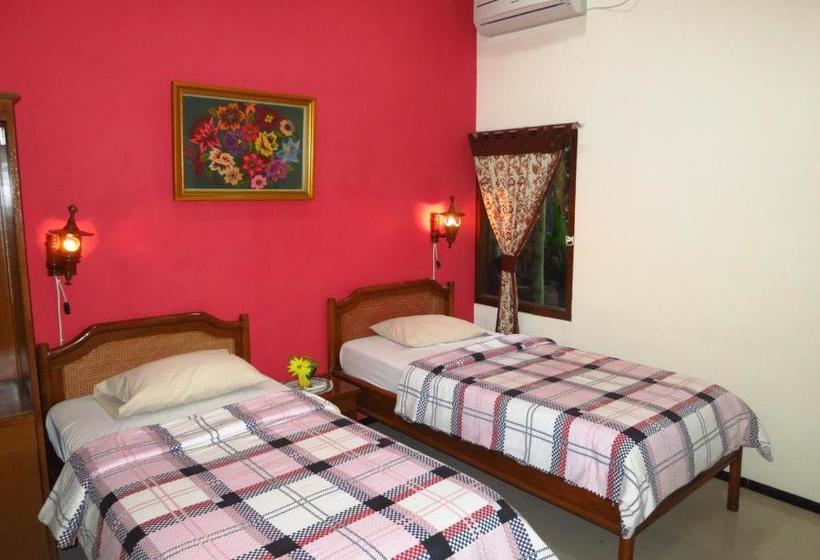 פנסיון Enny S Guest House