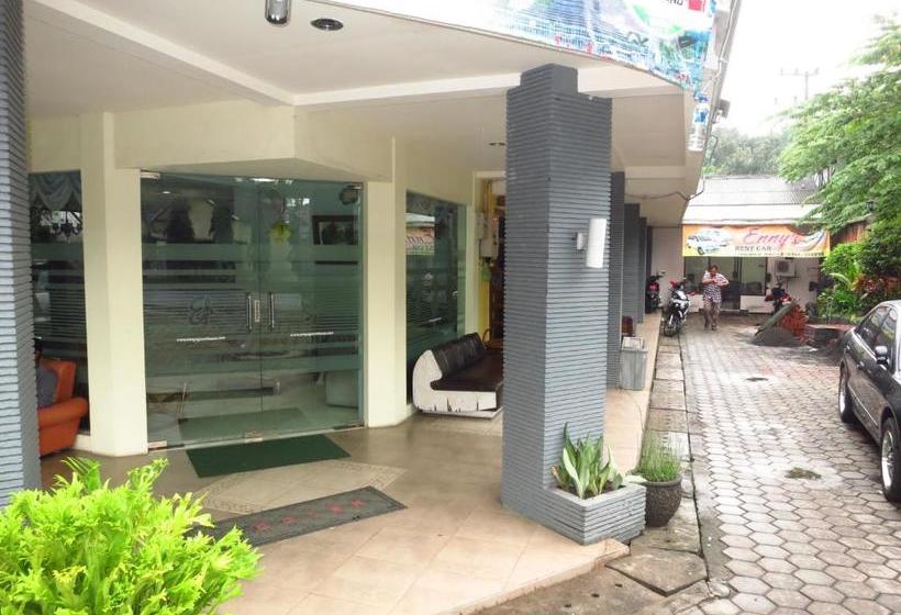 פנסיון Enny S Guest House