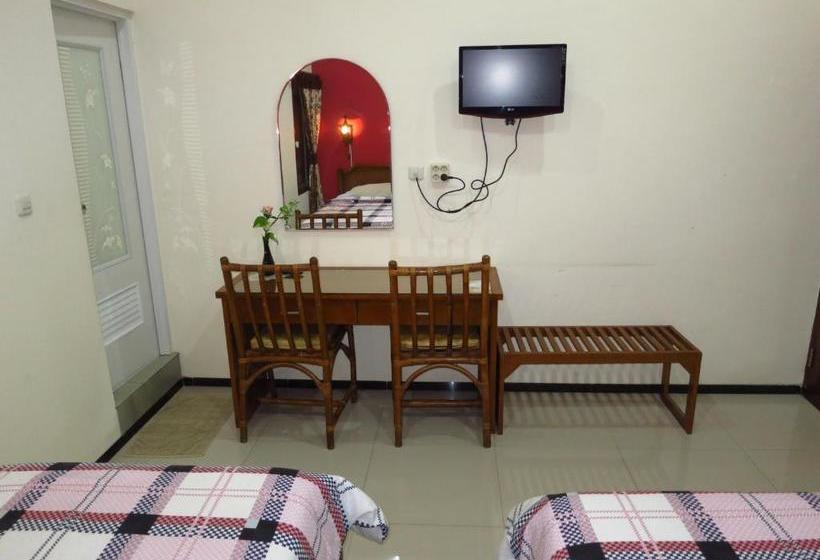 פנסיון Enny S Guest House