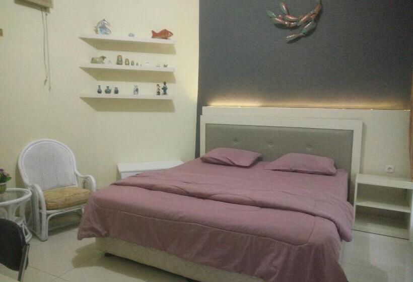 פנסיון Enny S Guest House