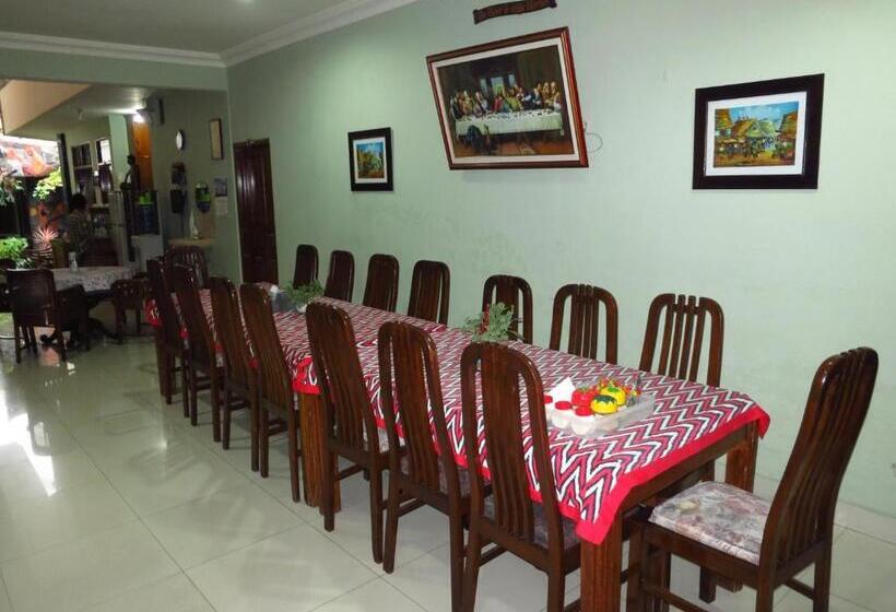 פנסיון Enny S Guest House