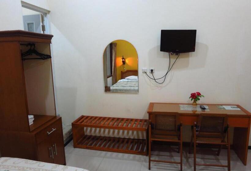 פנסיון Enny S Guest House