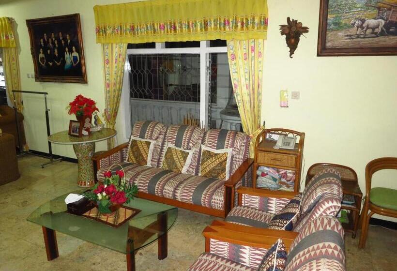 פנסיון Enny S Guest House