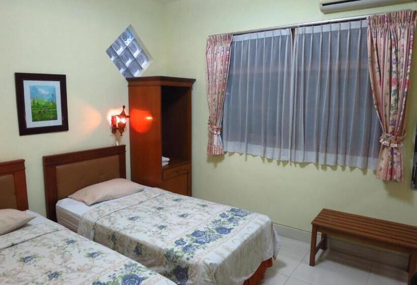 פנסיון Enny S Guest House