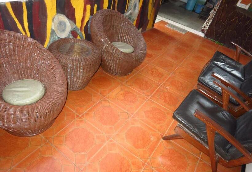 פנסיון Enny S Guest House