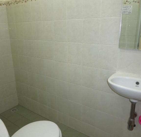 פנסיון Enny S Guest House