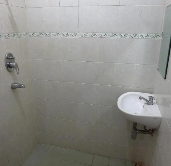 פנסיון Enny S Guest House