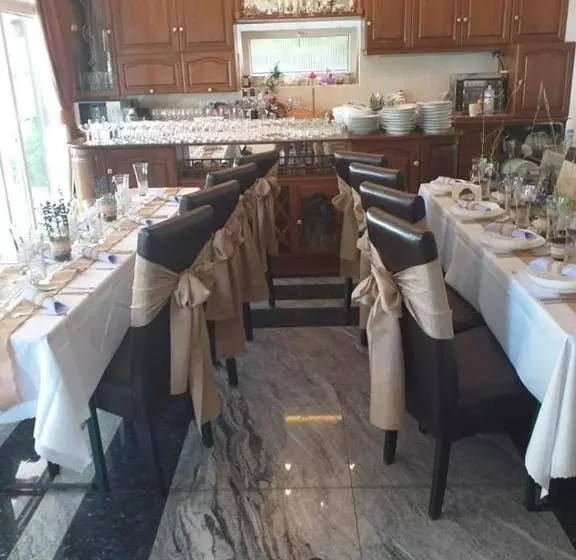 ペンション Gránit Villa