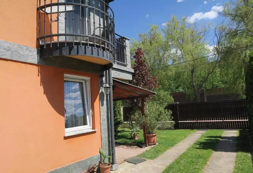 ペンション Gránit Villa