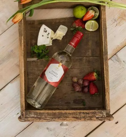 Majatalo Hetényi Apartmanház és Birtok