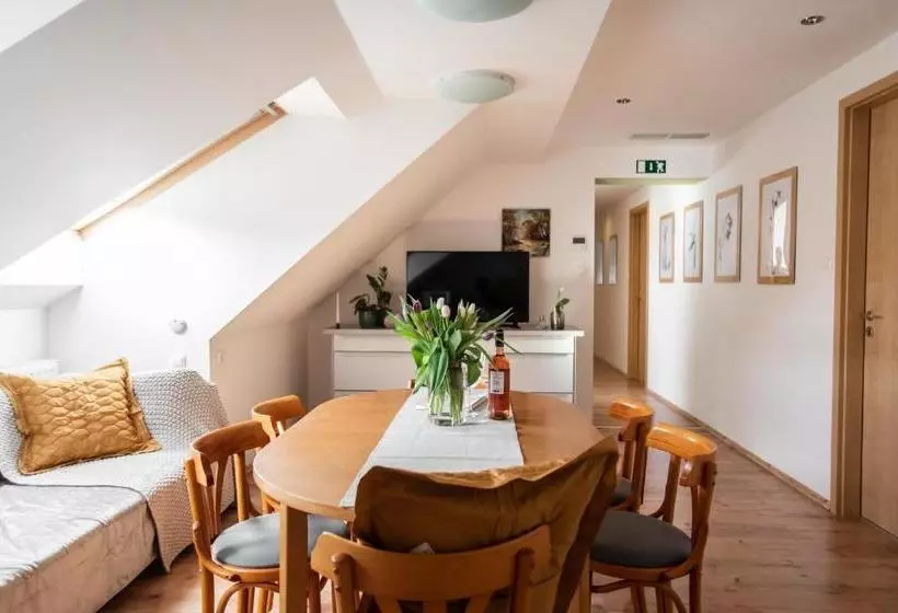 Majatalo Hetényi Apartmanház és Birtok