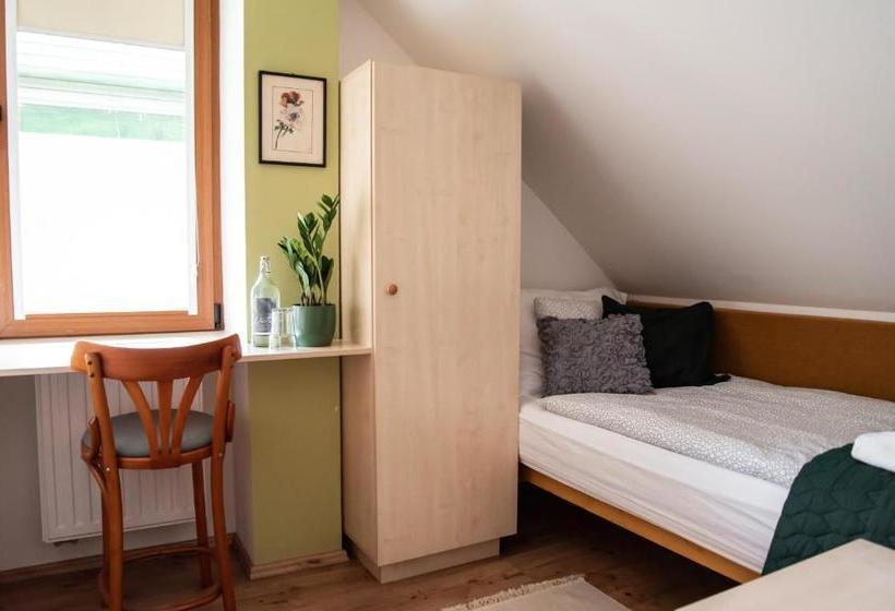 ペンション Hetényi Apartmanház és Birtok