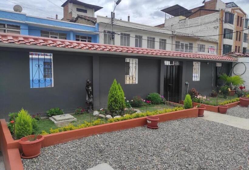 پانسیون Hostal Los Lirios