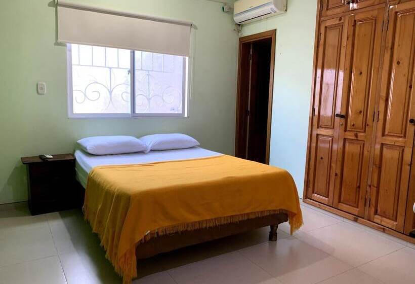 Пансион Hostal Santa Cecilia