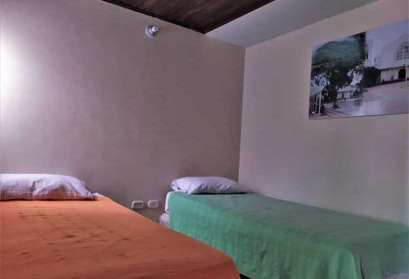 Пансион Hostal Santa Cecilia