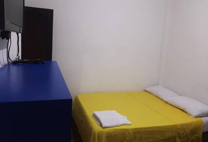 Пансион Hostal Santa Cecilia