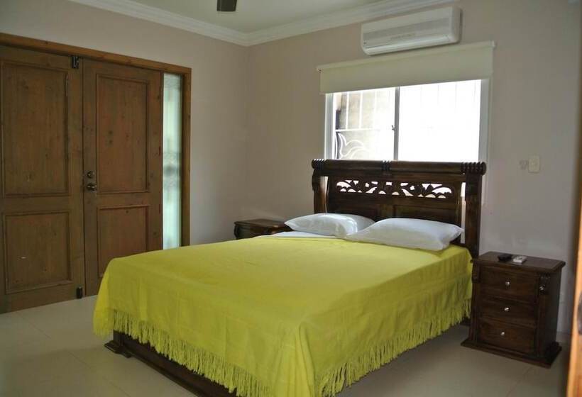 Пансион Hostal Santa Cecilia