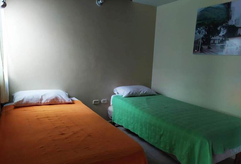 Пансион Hostal Santa Cecilia