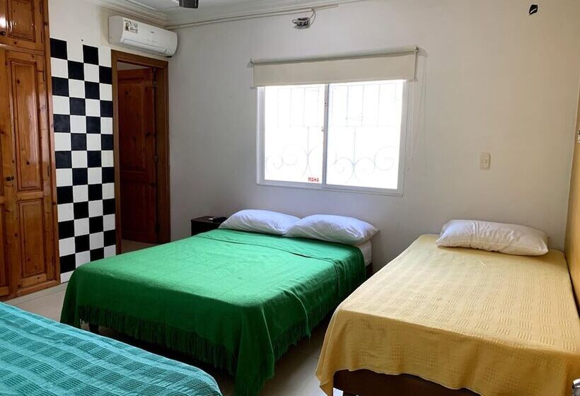 Пансион Hostal Santa Cecilia