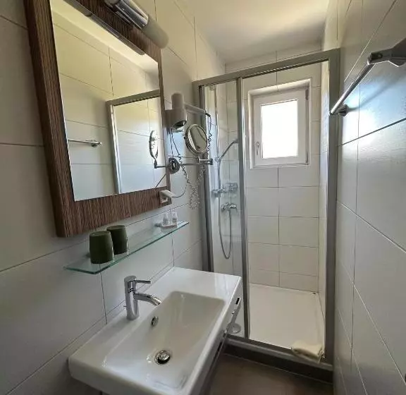 Pension Monika, Your B&b In Kaprun