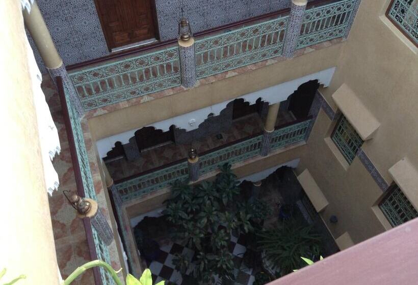 هتل Hôtel Faouzi