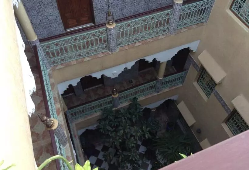 هتل Hôtel Faouzi