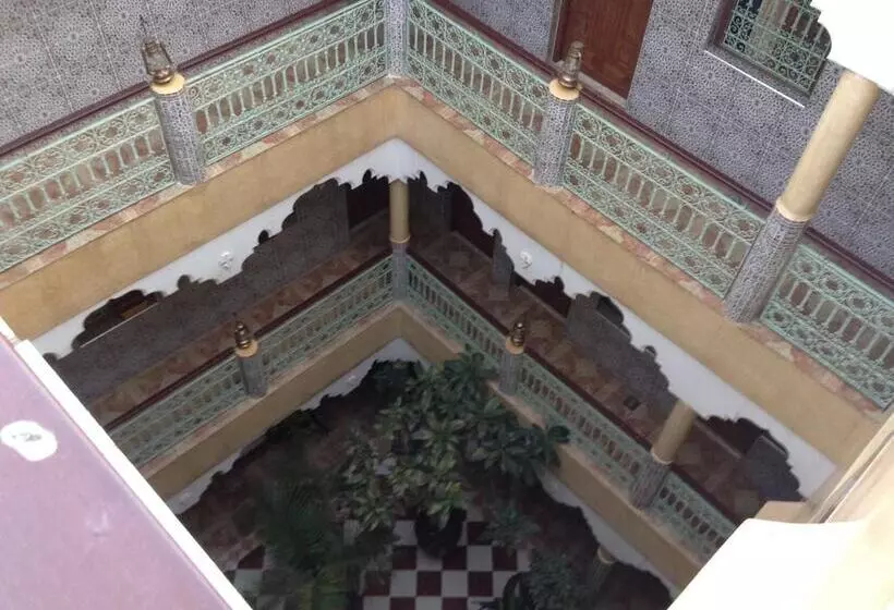 هتل Hôtel Faouzi