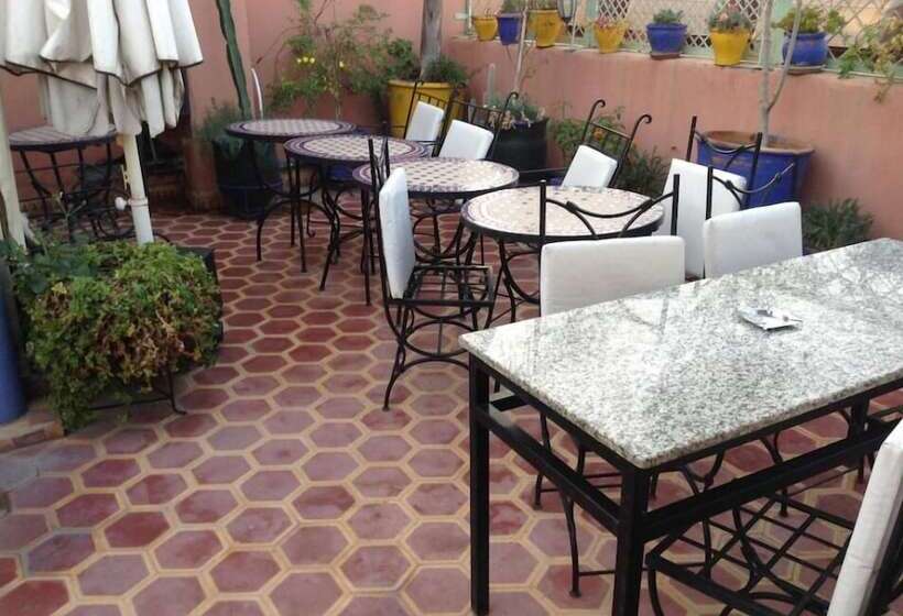 هتل Hôtel Faouzi