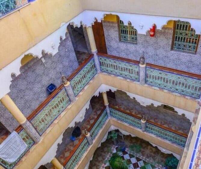 هتل Hôtel Faouzi