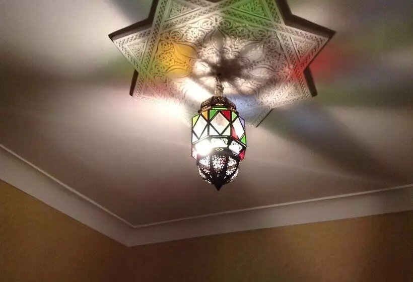 هتل Hôtel Faouzi