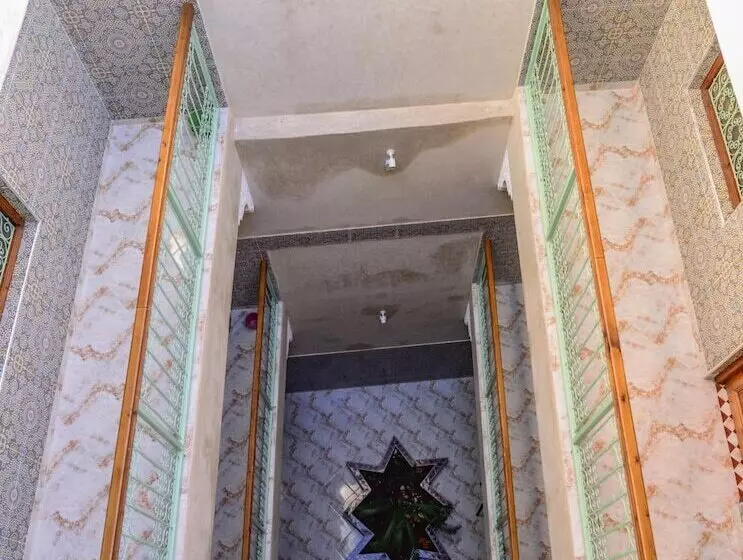 هتل Hôtel Faouzi