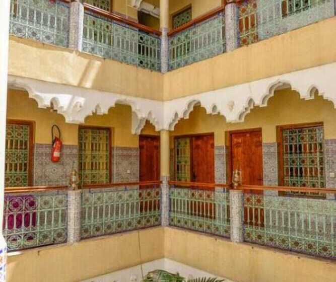 هتل Hôtel Faouzi