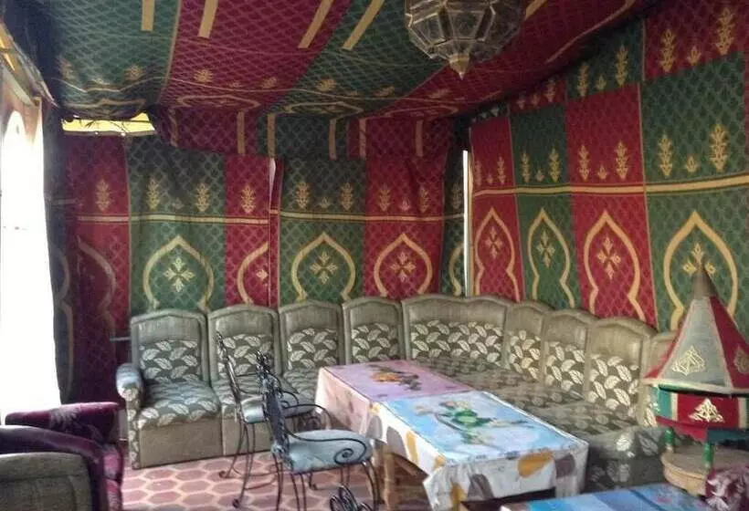 هتل Hôtel Faouzi