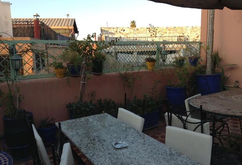 هتل Hôtel Faouzi