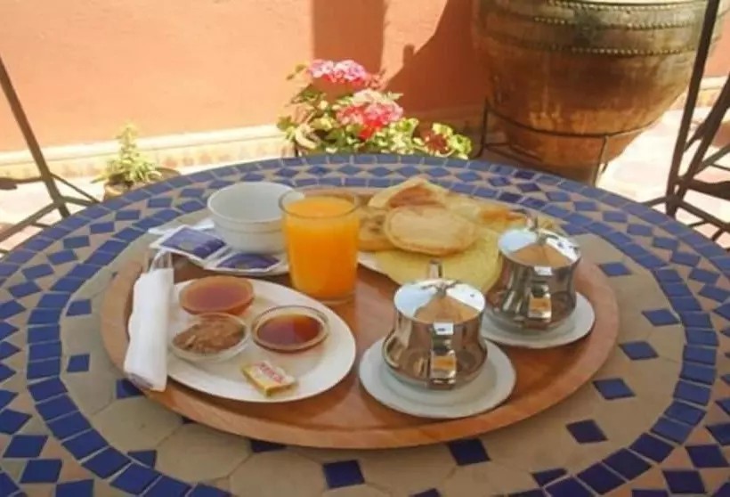 هتل Hôtel Faouzi