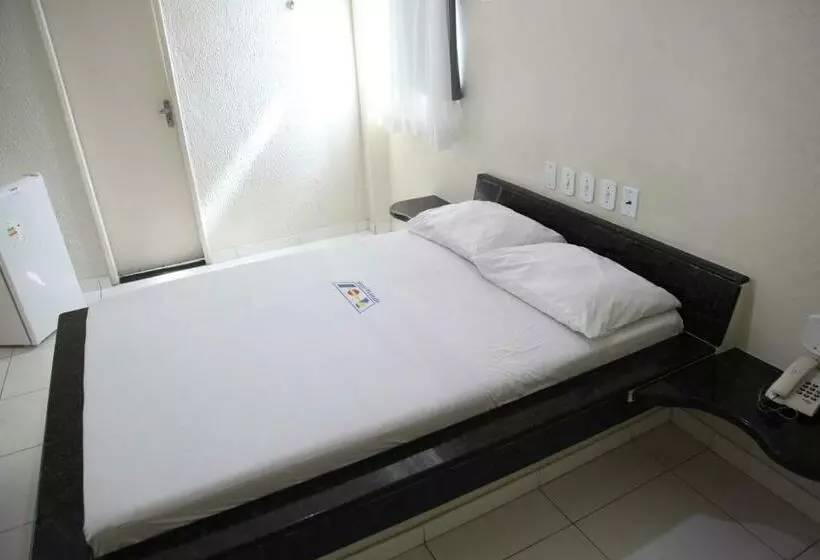 ホテル Piramide   Dois De Julho