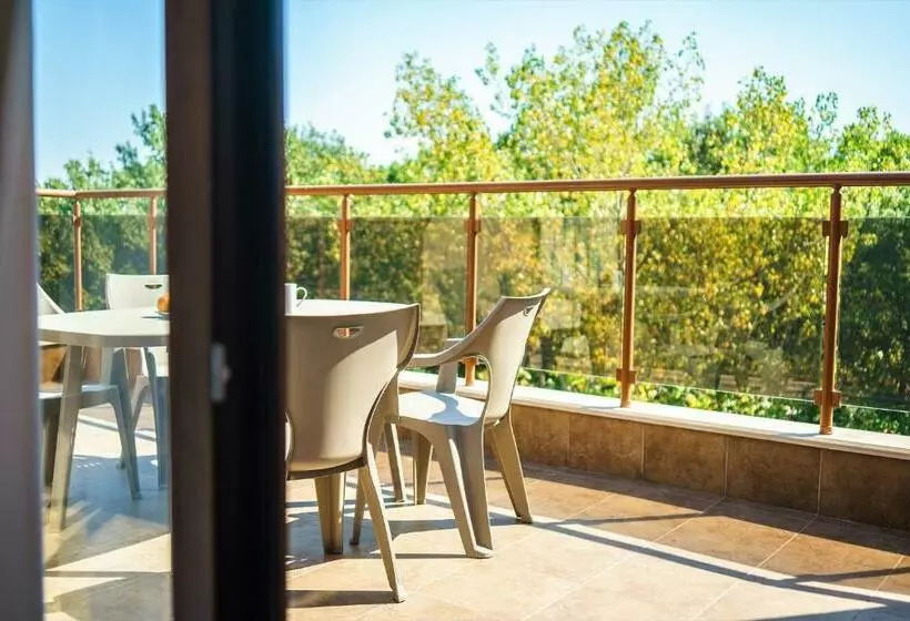 Moreto Seaside Apart