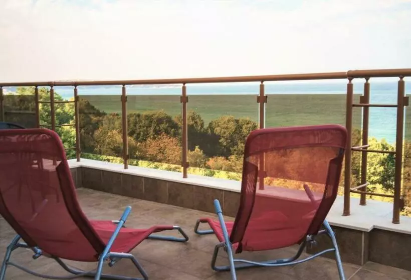 Moreto Seaside Apart