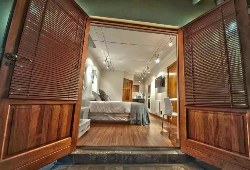 Majatalo Crisp Guest Rooms