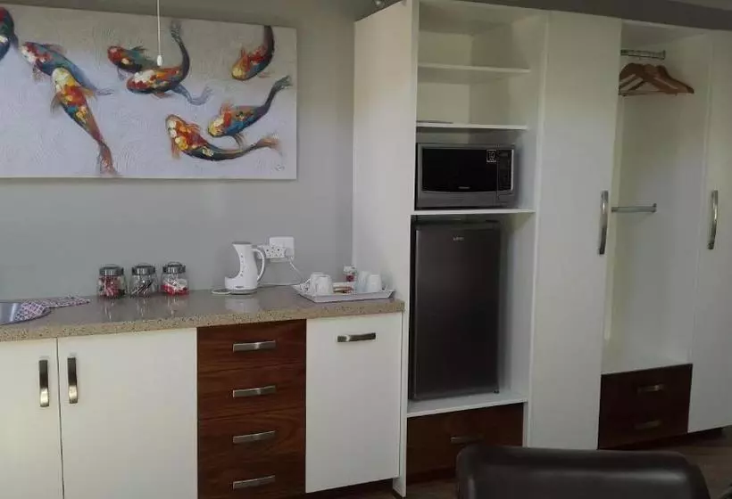 Majatalo Crisp Guest Rooms