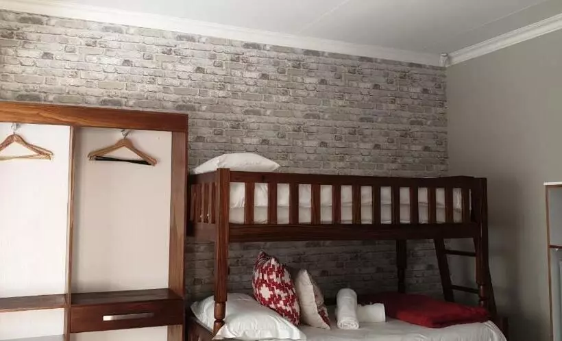 Majatalo Crisp Guest Rooms