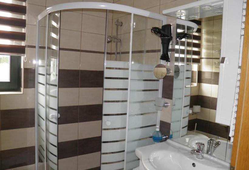 Pensão Pri štorklji