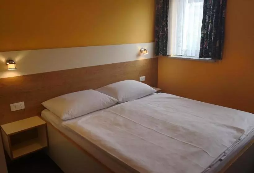 Majatalo Pri štorklji