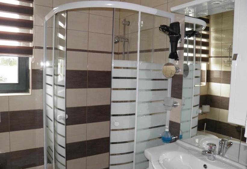 Pensão Pri štorklji