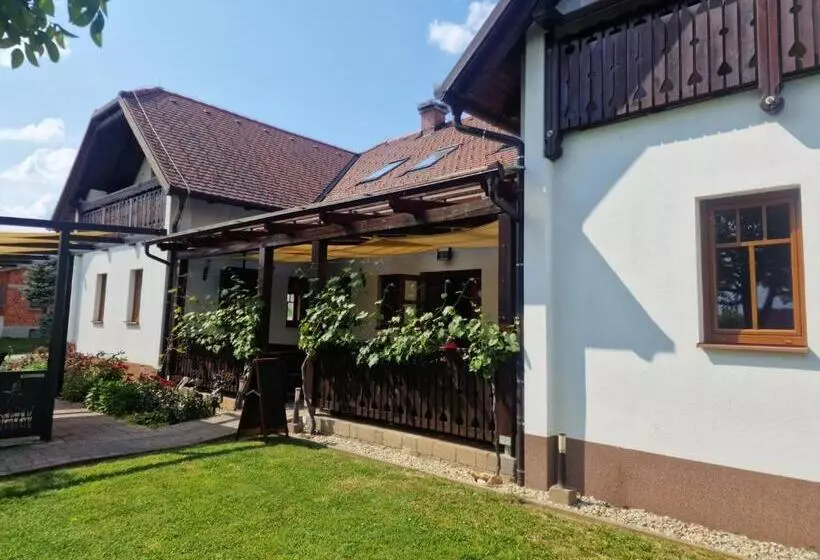 Majatalo Pri štorklji