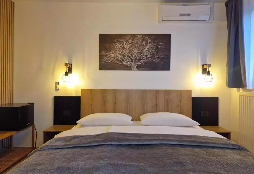 Majatalo Pri štorklji