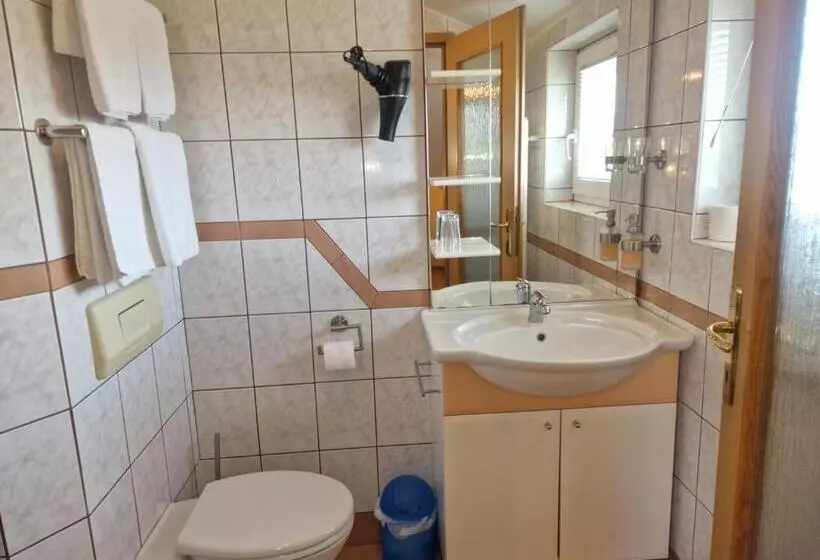 Majatalo Pri štorklji