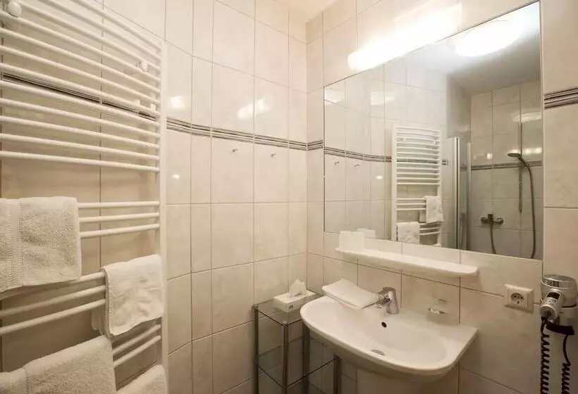 ペンション Winzerhof   Gästehaus Stöger